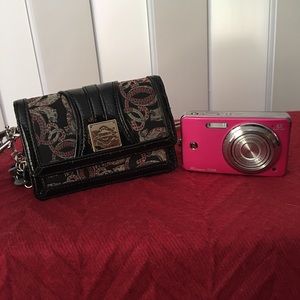 GE Digital Compact Camera with Sharif case